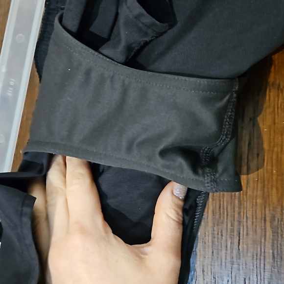 Lululemon Black Low Rise Shorts - Picture 12 of 17